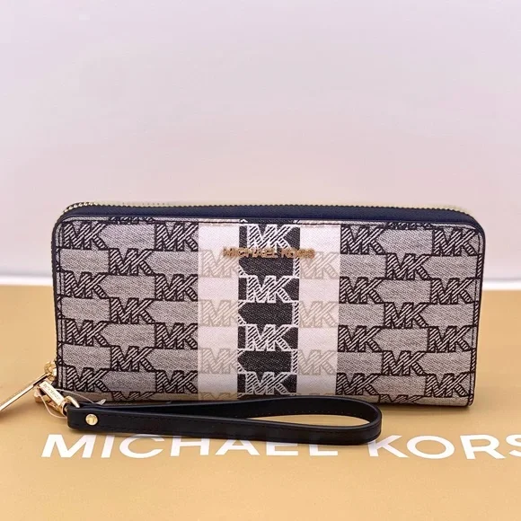 Michael Kors Large Continental Wallet Black - Picture 3 of 12